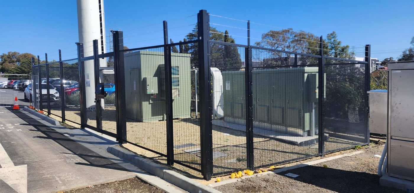 2.4m High 358 Weldmesh Security Compound for Mobile Tower Protection